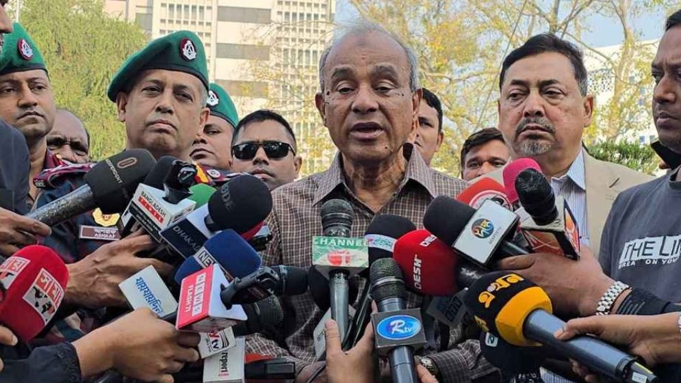 ফেরত পাঠানো হবে অবৈধ ভারতীয়দের নিয়ম মেনে : স্বরাষ্ট্র উপদেষ্টা