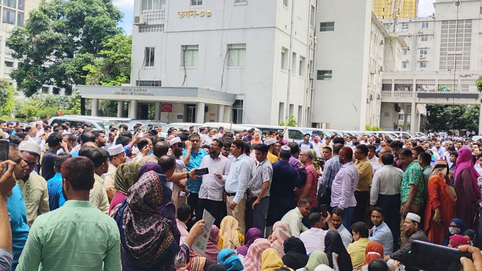  ৮ সদস্যের সচিব কমিটি সচিবালয়ে সঙ্কট নিরসনে