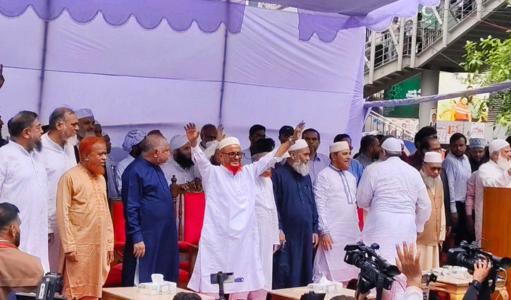 আজহারুল ইসলাম শাহবাগে সমাবেশে যোগ দিলেন কারামুক্ত 