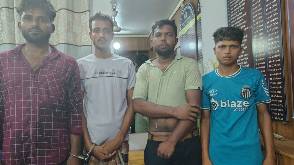 নারীকে বিবস্ত্র করে নির্যাতন ও ভিডিও করা হয় ছাত্রলীগ সভাপতি সুমনের নেতৃত্বে 