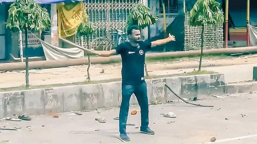 আবু সাঈদ হত্যা: ৬ আসামি ট্রাইব্যুনালে বেরোবির প্রক্টরসহ 
