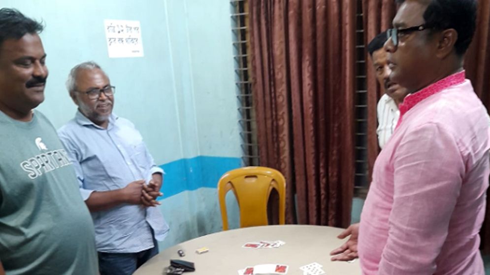  বিএনপির সভাপতিসহ আটক ৩৪ জুয়ার আসর থেকে উপজেলা
