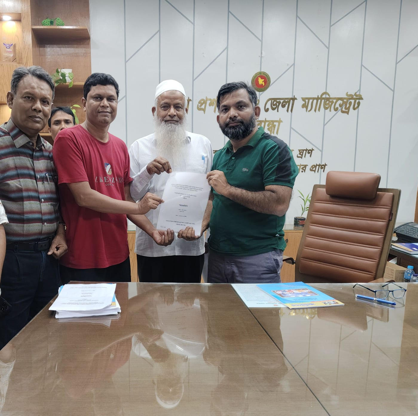 গাইবান্ধায় ৭ দফা দাবিতে ডিপ্লোমা ইঞ্জিনিয়ারদের স্মারকলিপি 