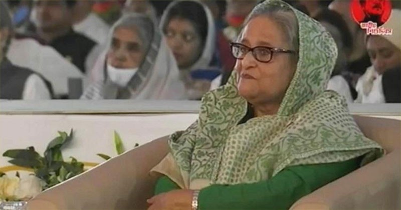 প্রধানমন্ত্রী বলেন বঙ্গবন্ধু আজ আমাদের মধ্যে নেই, কিন্তু তার আদর্শ আছে