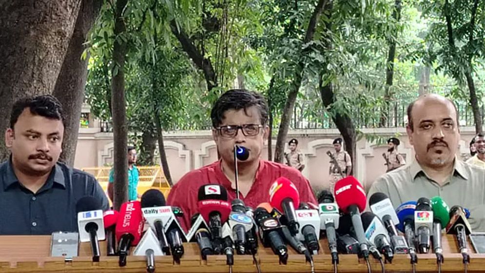 কখন বৈঠক করবেন কোন দলের সঙ্গে  প্রধান উপদেষ্টা