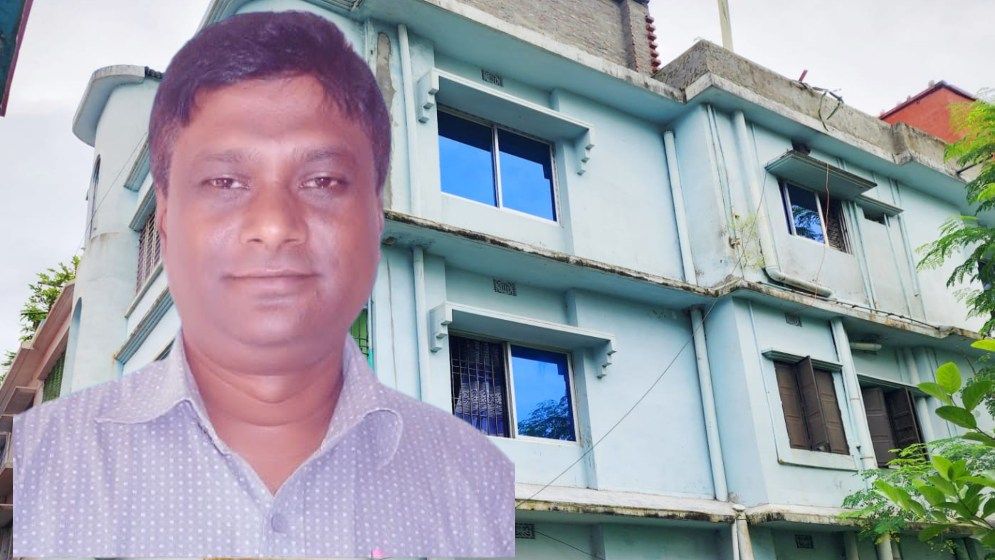 ঠান্ডু কেরানি থেকে কোটিপতি , গড়েছেন আলিশান বাড়ি