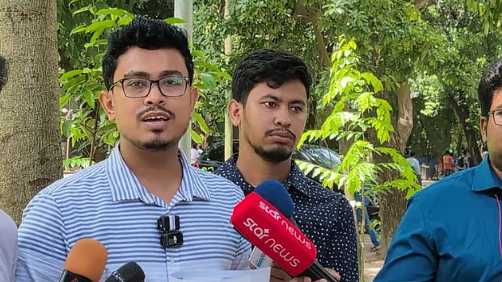 অপরাধীর বিরুদ্ধে ব্যবস্থা নিন অন্যের ওপর দায় না চাপিয়ে : সাদিক কায়েম