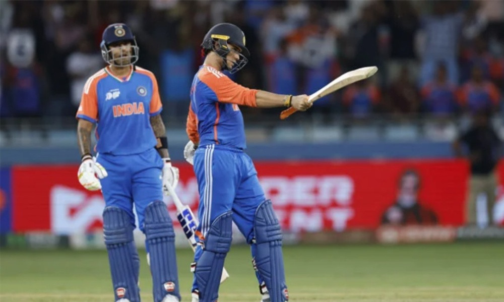 অভিষেক শর্মার ঝোড়ো ফিফটিতে ভারতের দুই শ পার