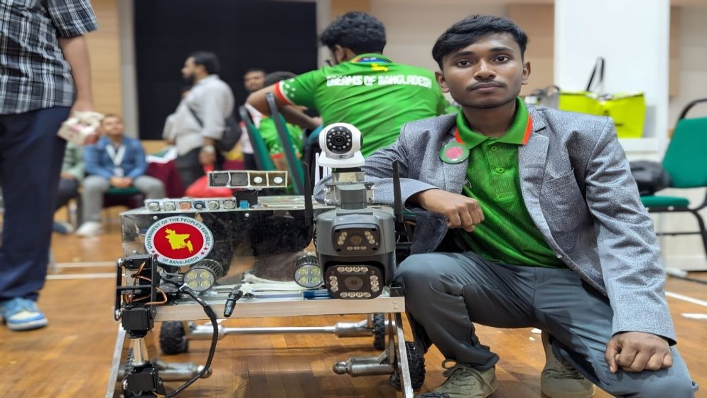 স্বর্ণপদক জিতল মালয়েশিয়ায় চুয়াডাঙ্গার জিহাদের রোবট 