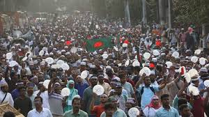 'খালি প্লেট' মিছিল আটকে দিল পুলিশ: হাইকোর্ট মোড়ে শিক্ষক-পুলিশ মুখোমুখি