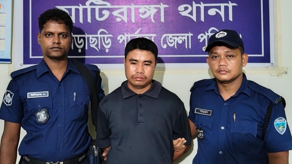স্কুলশিক্ষিকা বেড়াতে গিয়ে ধর্ষণের শিকার , গ্রেফতার ১