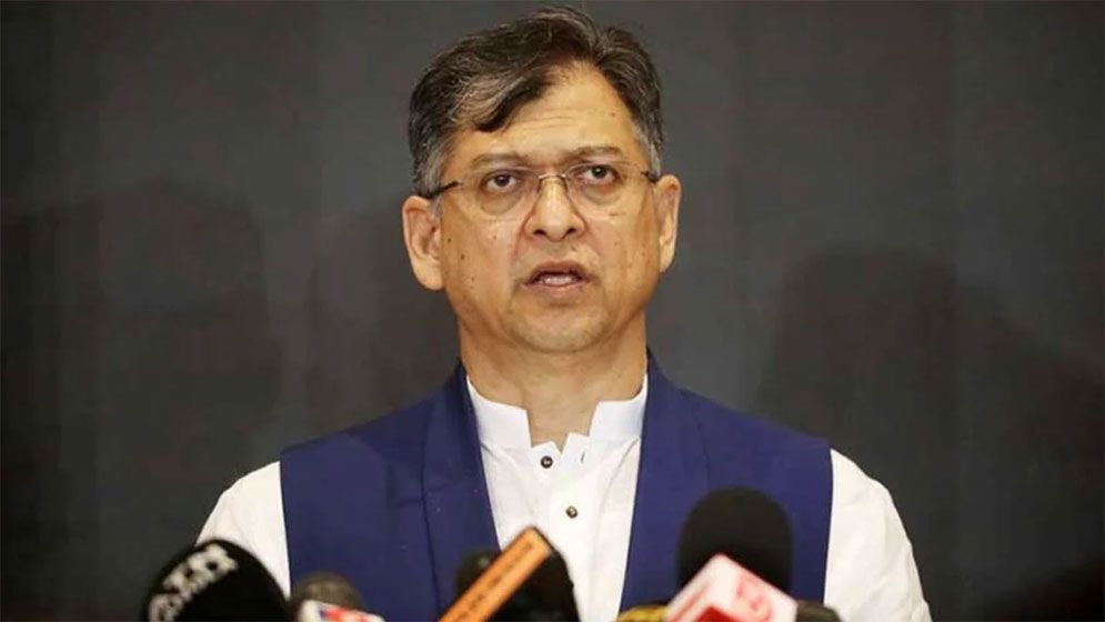 তার বক্তব্য থেকে সরে যেতে পারেন না প্রধান উপদেষ্টা : সালাহউদ্দিন