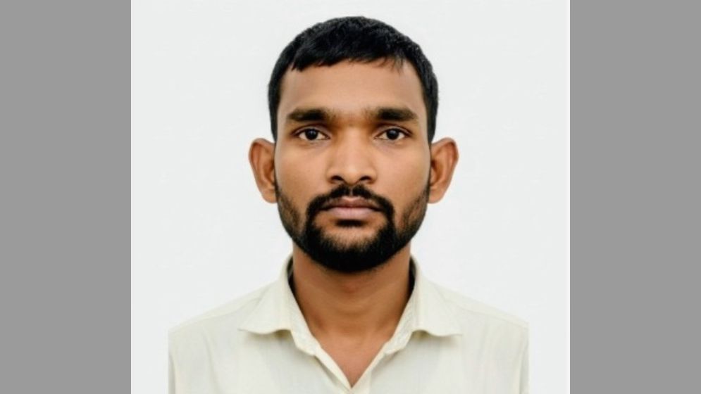 যুবকের গলাকাটা লাশ উদ্ধার হিজলা উপজেলায় 
