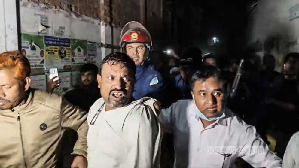 আইনজীবীর বিরুদ্ধে স্ত্রীকে হত্যার পর লাশে আগুন দেওয়ার অভিযোগ 