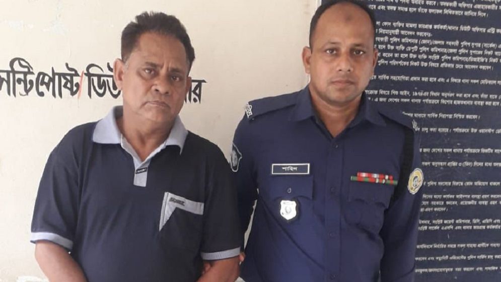 কৌশলে নগ্ন ভিডিও ধারণ ব্যবসায়ীকে আটকে , চাঁদা দাবি
