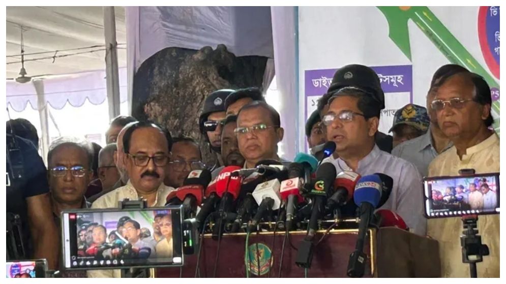 রাষ্ট্রপতির সঙ্গে ঈদের নামাজ পড়বেন দীর্ঘদিন পর পুরুষ প্রধানমন্ত্রী: স্থানীয় সরকার প্রতিমন্ত্রী