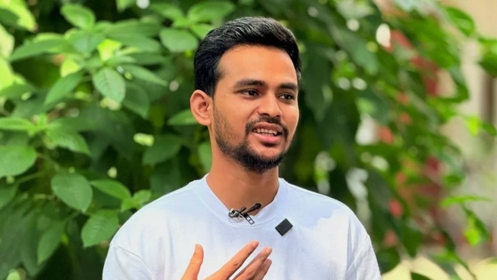 স্বনামধন্য এক ক্রিকেটার:  নিষেধাজ্ঞা এড়াতে লবিংয়ে ব্যস্ত আসিফ মাহমুদ