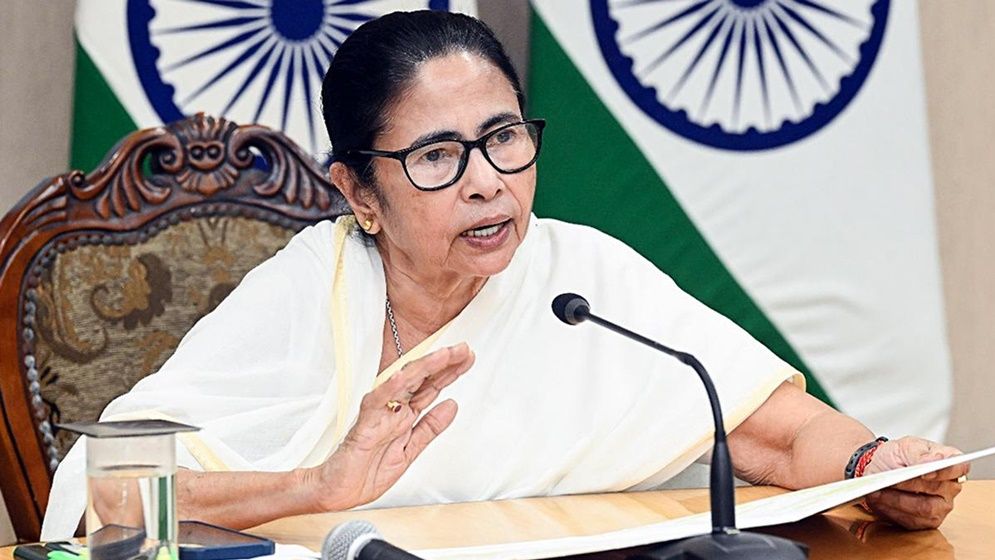 মমতা পদত্যাগ করতে নারাজ , না করলে কী হবে