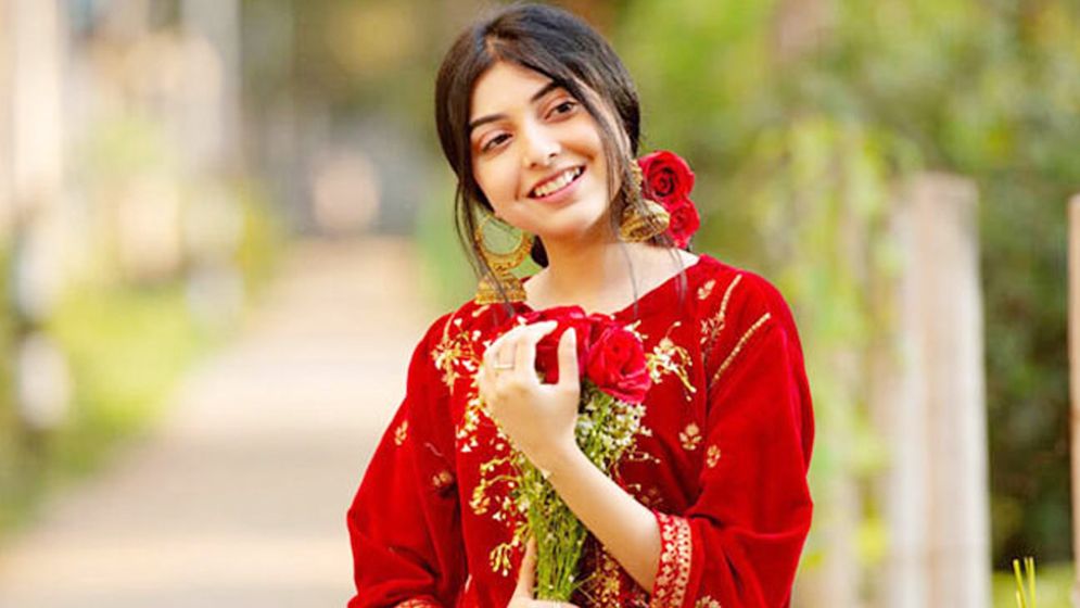 পড়শী  ব্রাজিলভক্ত  নিজের গানে উচ্ছ্বাস প্রকাশ