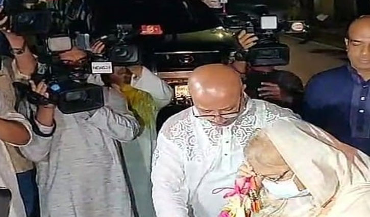 জনগণকে গণতন্ত্র রক্ষায়  কাজ করতে বলেছেন খালেদা জিয়া