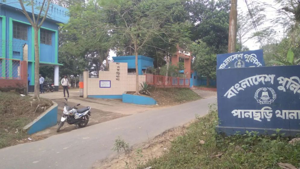 দুপক্ষের গোলাগুলি খাগড়াছড়িতে , নিহত ৩