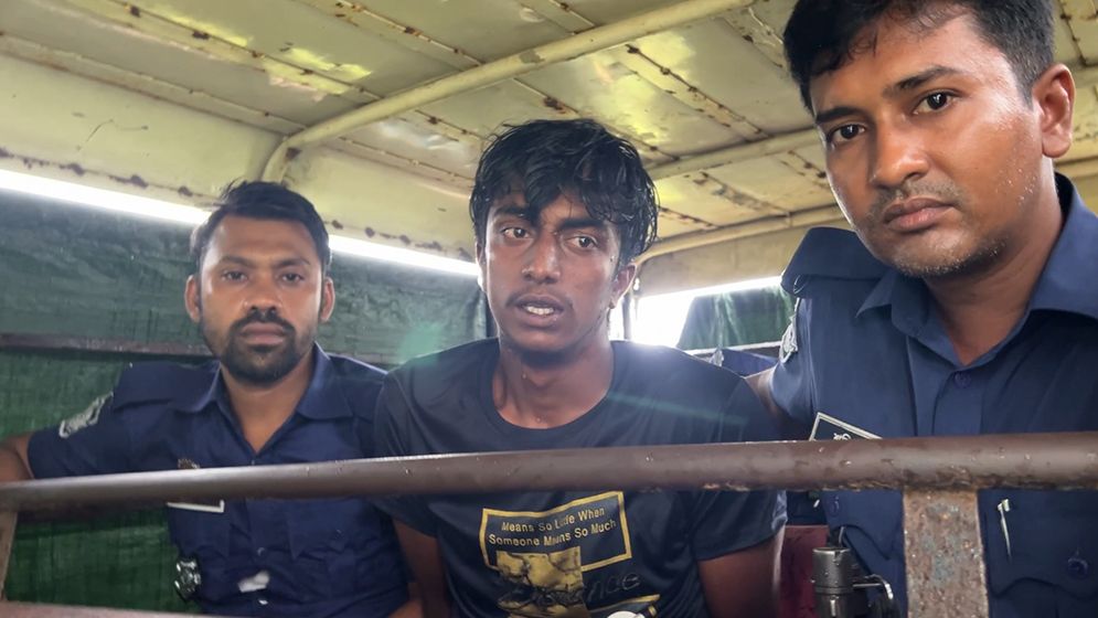 ধর্ষণ, ৫ম শ্রেণির শিক্ষার্থীকে  যুবক আটক