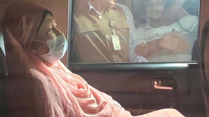 খালেদা জিয়া হাসপাতালে 