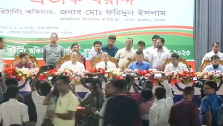 জাহাঙ্গীরের মা পেলেন টেবিল ঘড়ি,   আজমতের নৌকা
