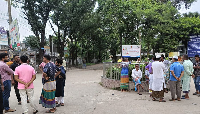 ঘুমন্ত ব্যক্তিকে হত্যা মধ্যরাতে গুলি করে 