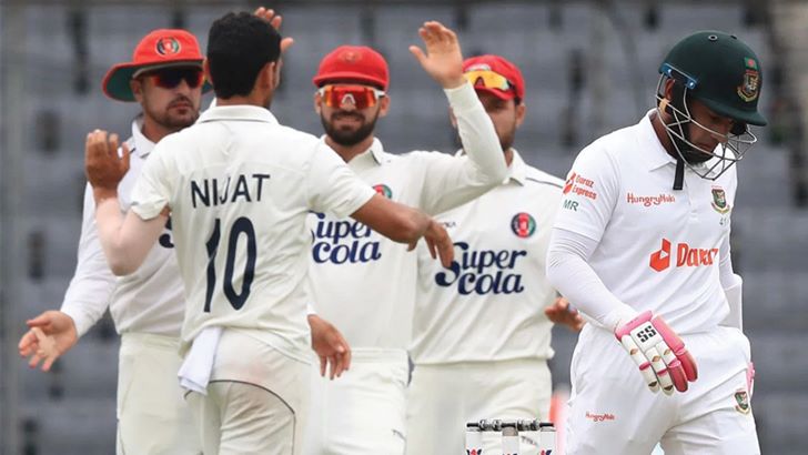 চারশ ছোঁয়া হলো না টাইগারদের দ্বিতীয় দিনে ব্যাটিং বিপর্যয়